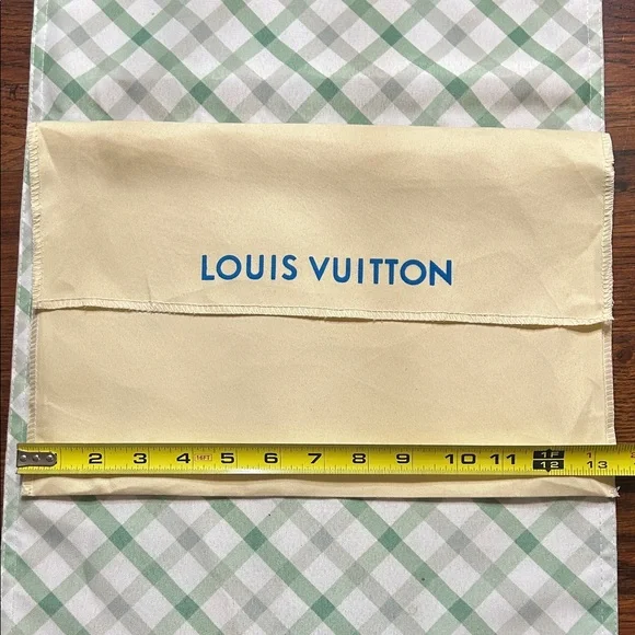 Louis Vuitton Cream Dust Bag with Blue Logo - Picture 3 of 3